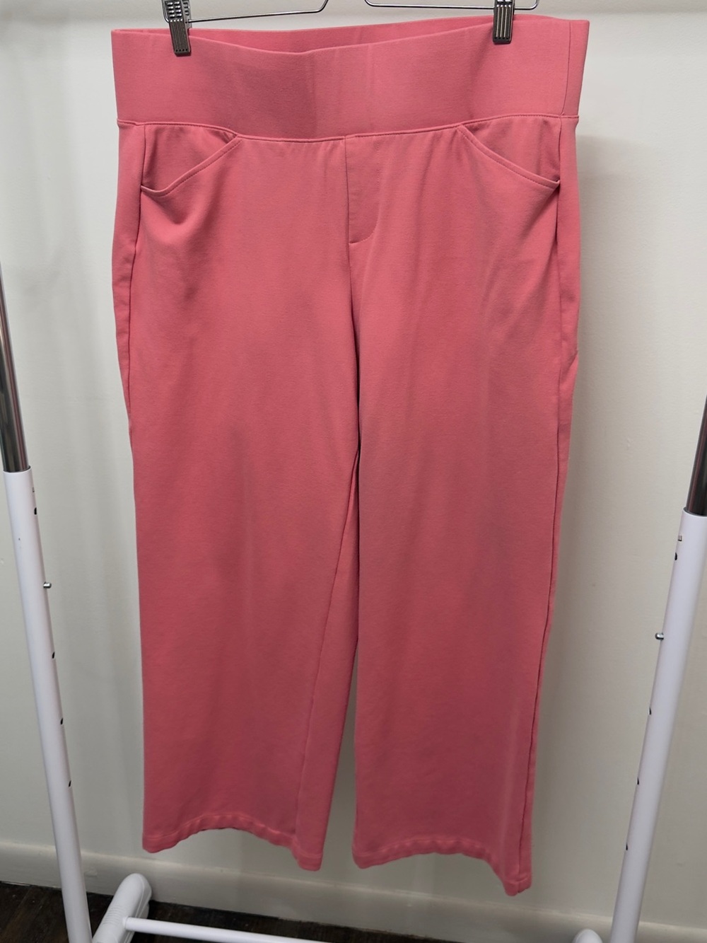 Torrid Studio Pull-On Pocket Pixie Wide Leg Pants Size 1R (Fits 1X) Pink Ponte
